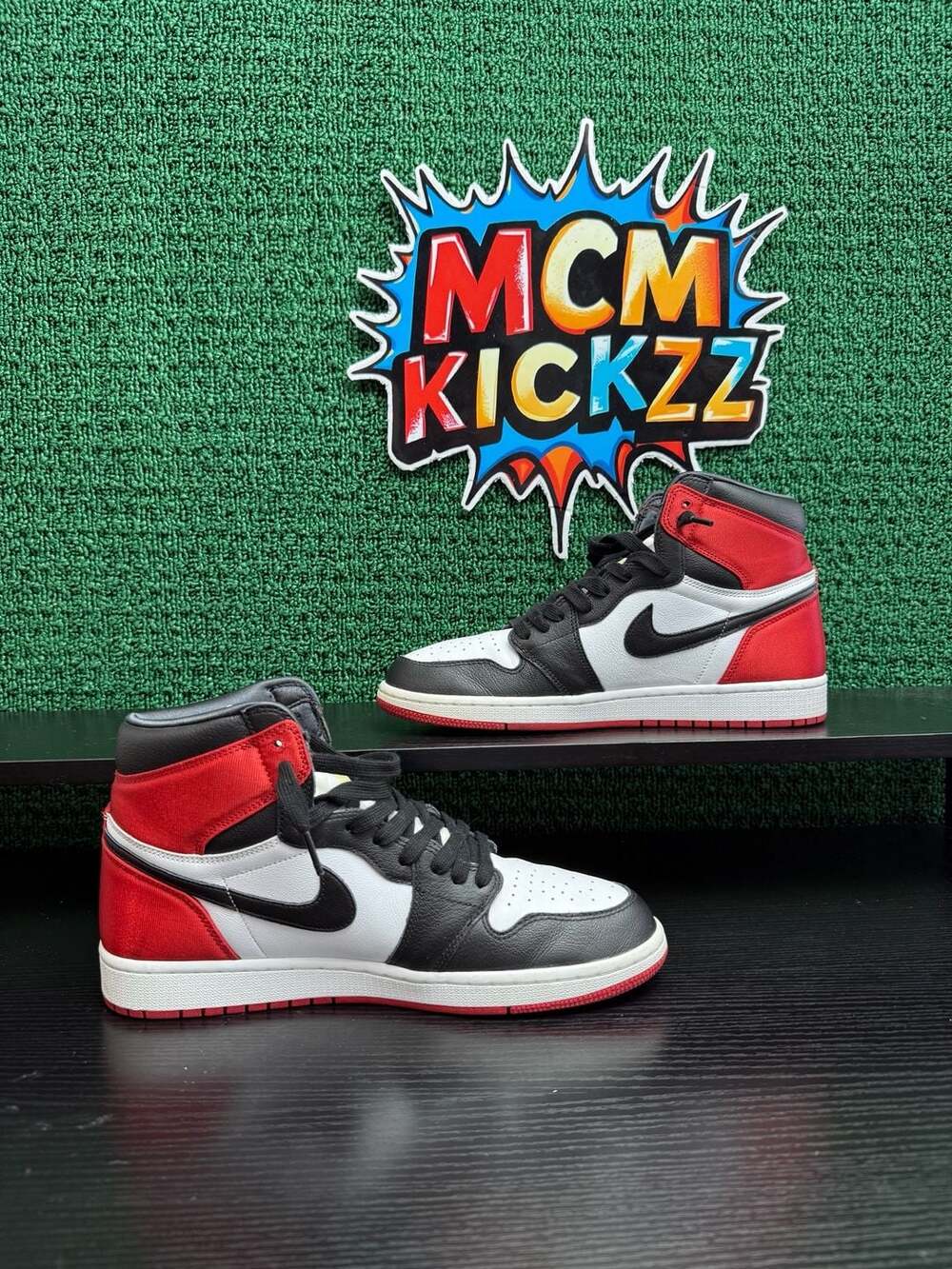 Nike Air Jordan 1 Retro High OG Satin Black Toe Women’s Size 12/10.5M - Picture 2 of 7